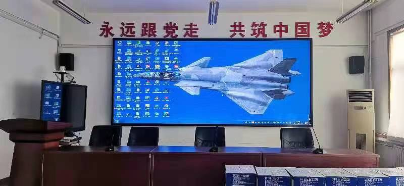 室內(nèi)P2全彩屏完成一塊，積極復(fù)工復(fù)產(chǎn)，抗疫堅(jiān)持到底